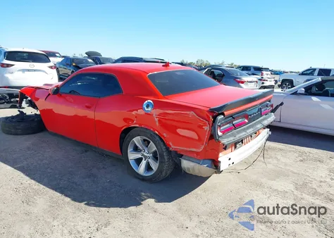2023 Dodge Challenger Sxt z USA, uszkodzony, nr VIN 2C3CDZAG4PH652941